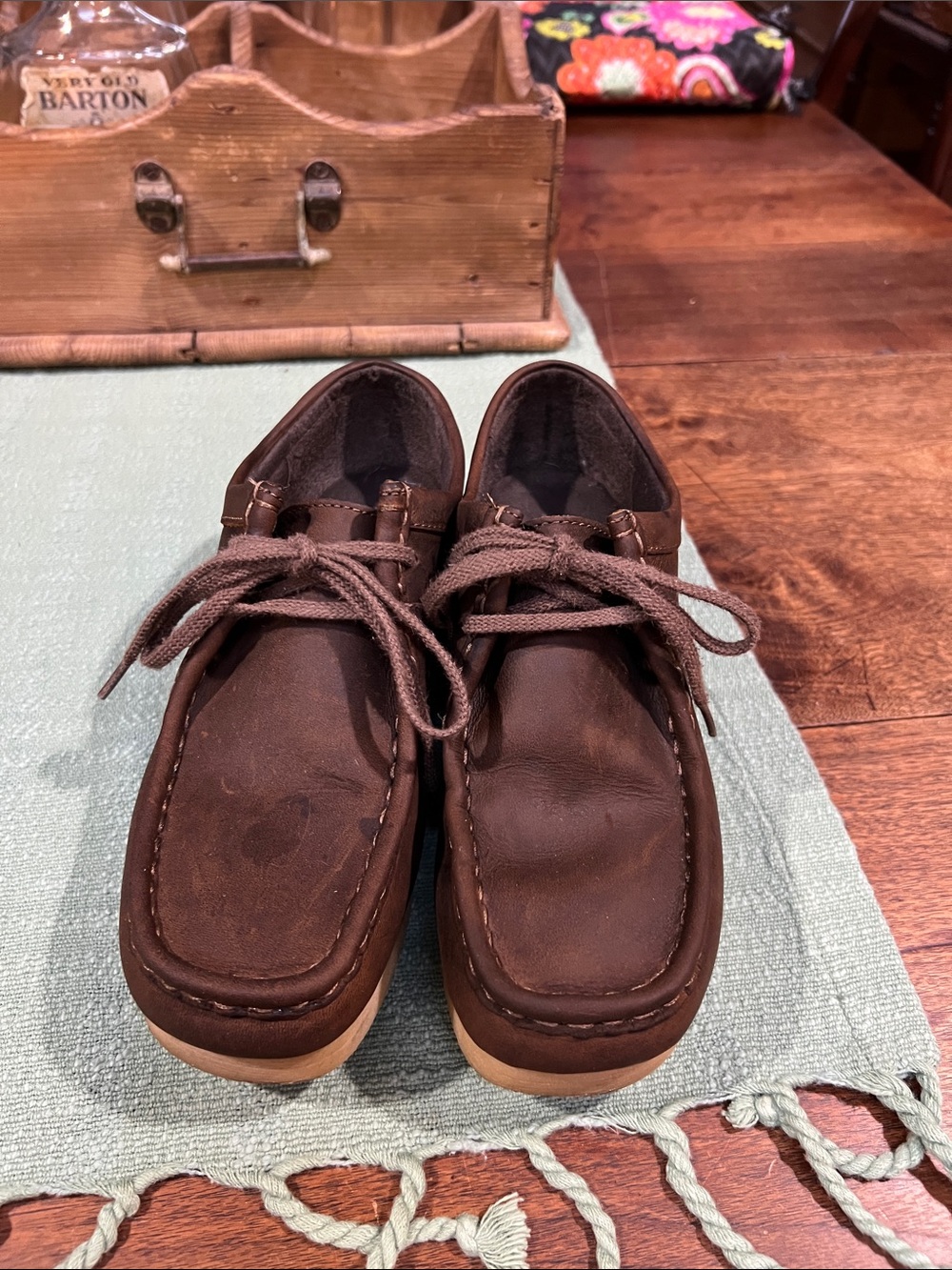 Clarks Leather Low Top Wallabees - Picture 2 of 8